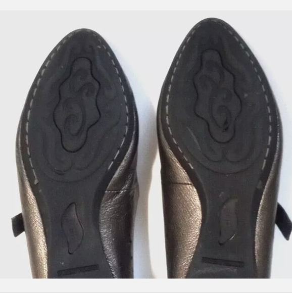 Born, Mary Jane, Paloma, Pewter Metallic Comfort Flat, US 8 EU 39, Like New - Picture 6 of 6
